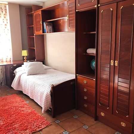 Apartamento Con Amplia Terraza Cerca Del Hospital Clinico Santiago de Compostela Bagian luar foto