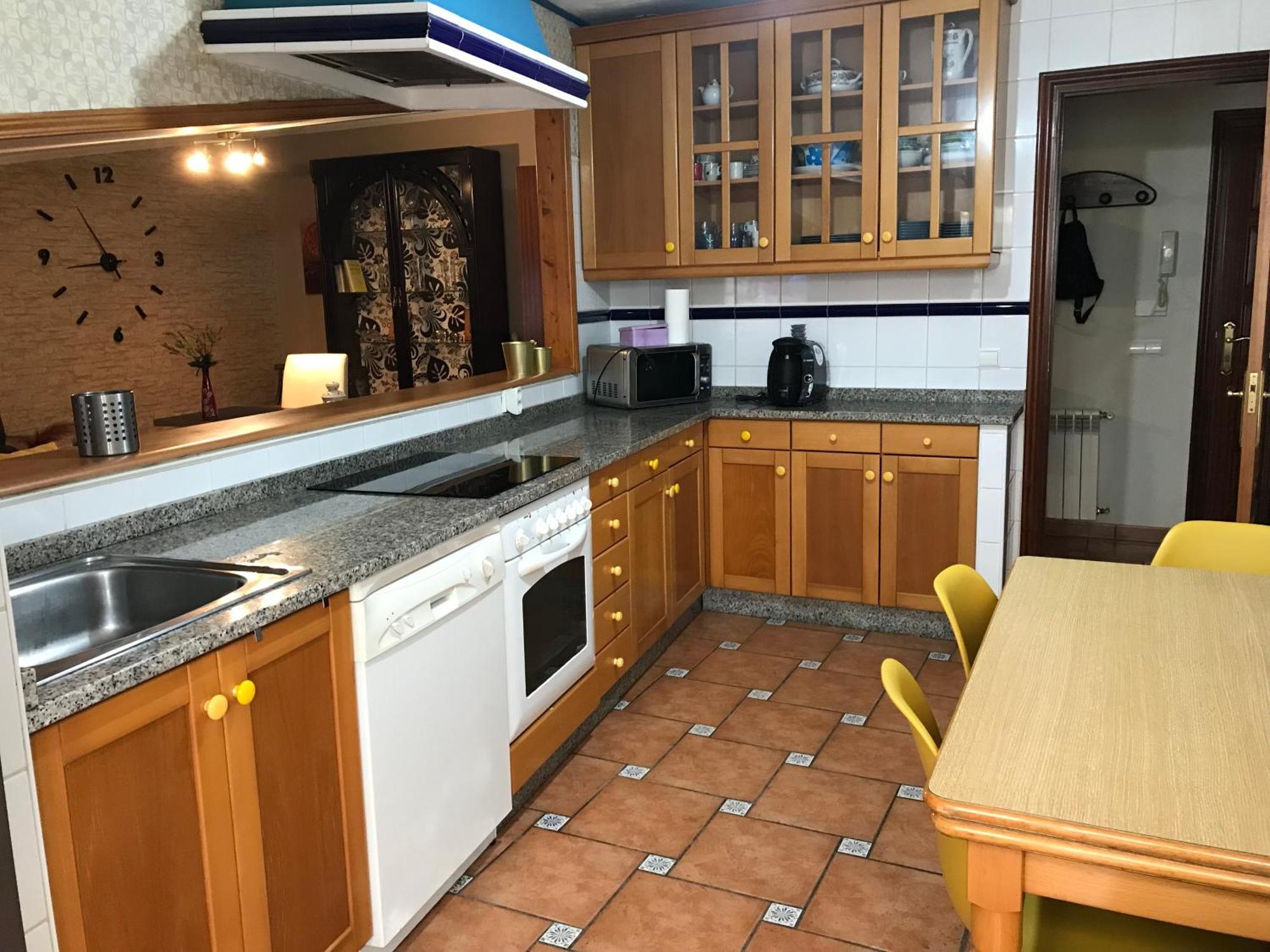 Apartamento Con Amplia Terraza Cerca Del Hospital Clinico Santiago de Compostela Bagian luar foto